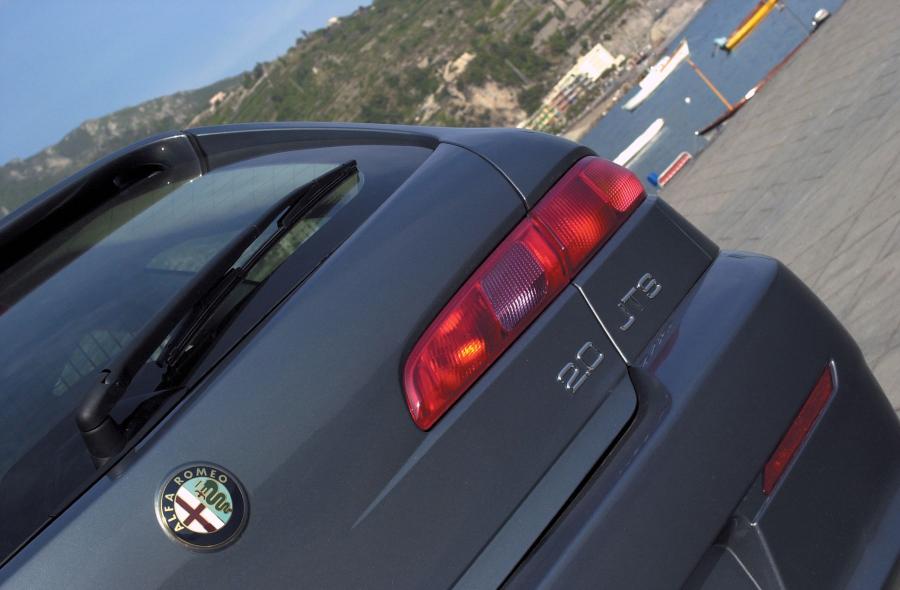 Детали экстерьера Alfa Romeo 156 Sportwagon (932B) 2003 года  (WW) (фото 14 из 31)